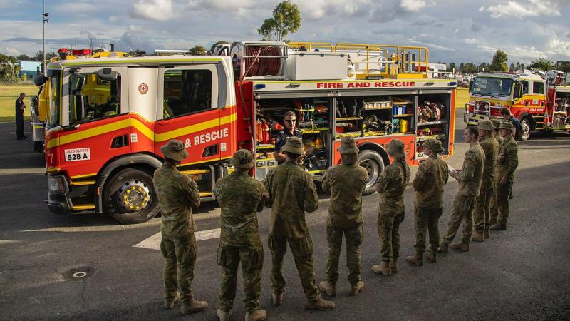 Reconnaissance Helping At The Fire Front | Defence